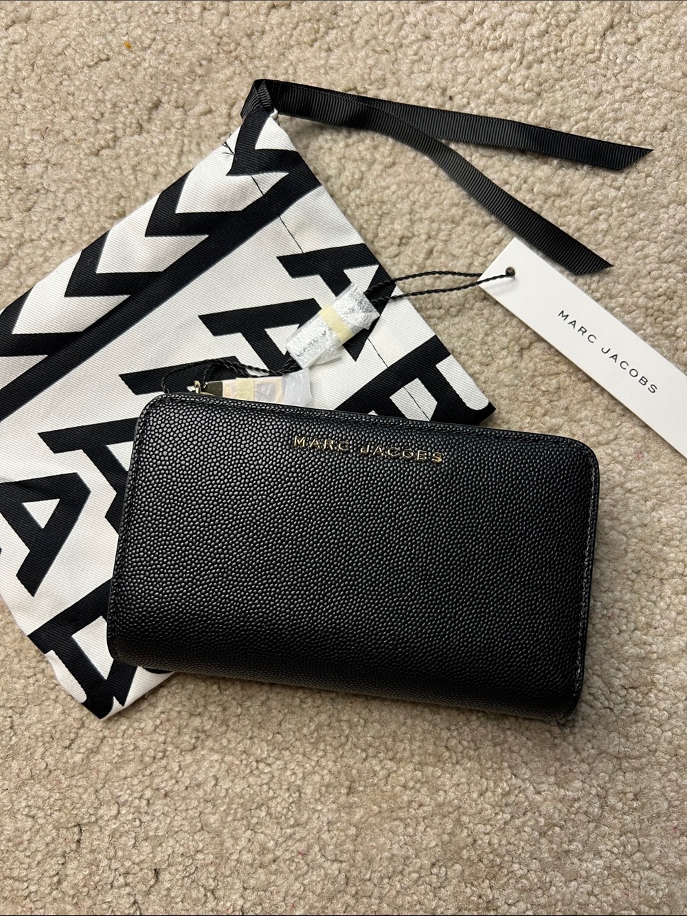 Marc Jacobs Black Zip Wallet